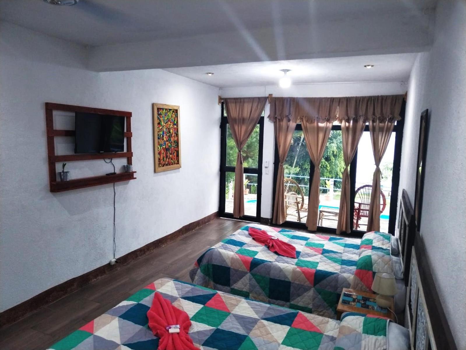 Hotel Porto Bello 산 페드로 라 라구나 외부 사진