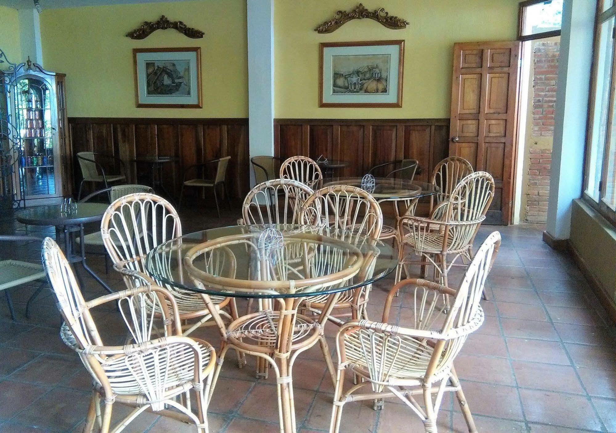 Hotel Porto Bello 산 페드로 라 라구나 외부 사진